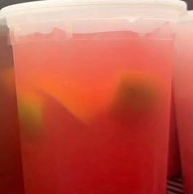 Strawberry 32oz Lemonade.